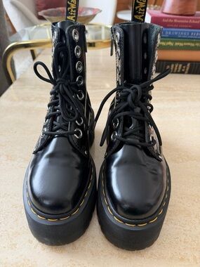 Dr. Martens Black Jadon Platform Lace-Up Boots Size 6